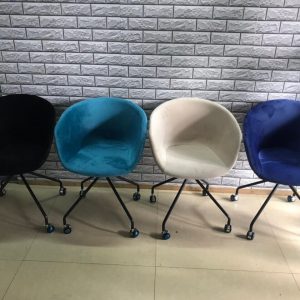 ghế ngồi chân sắt có bánh xe